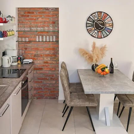 Lovely Mit Terrace,unique Location,near The But Middle Of Bamboo And Palm Park Apartamento