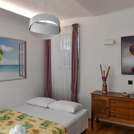 Lovely Mit Terrace,unique Location,near The But Middle Of Bamboo And Palm Park Apartamento *