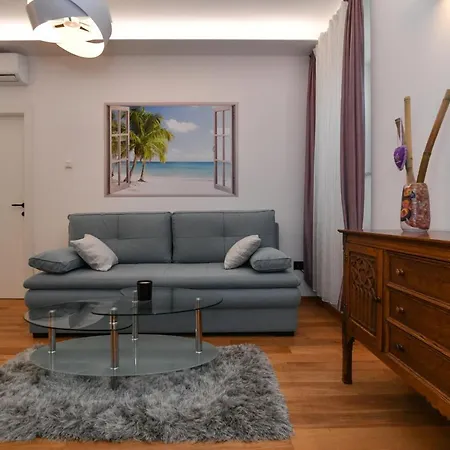 Lovely Mit Terrace,unique Location,near The But Middle Of Bamboo And Palm Park * Opatija