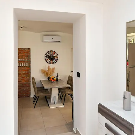 Apartamento Lovely Mit Terrace,unique Location,near The But Middle Of Bamboo And Palm Park