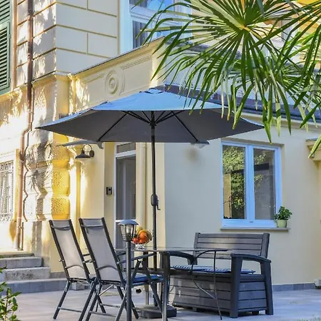 Lovely Mit Terrace,unique Location,near The But Middle Of Bamboo And Palm Park * Opatija