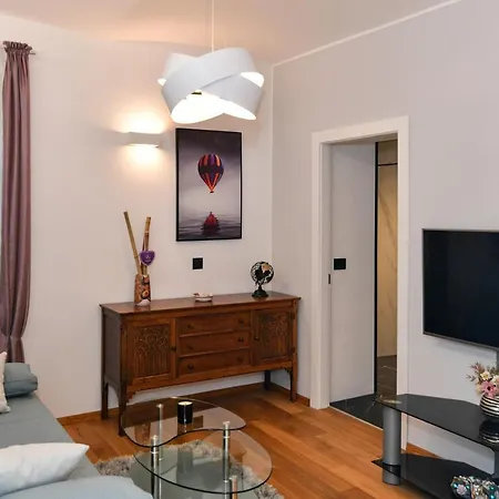 Lovely Mit Terrace,unique Location,near The But Middle Of Bamboo And Palm Park Apartamento
